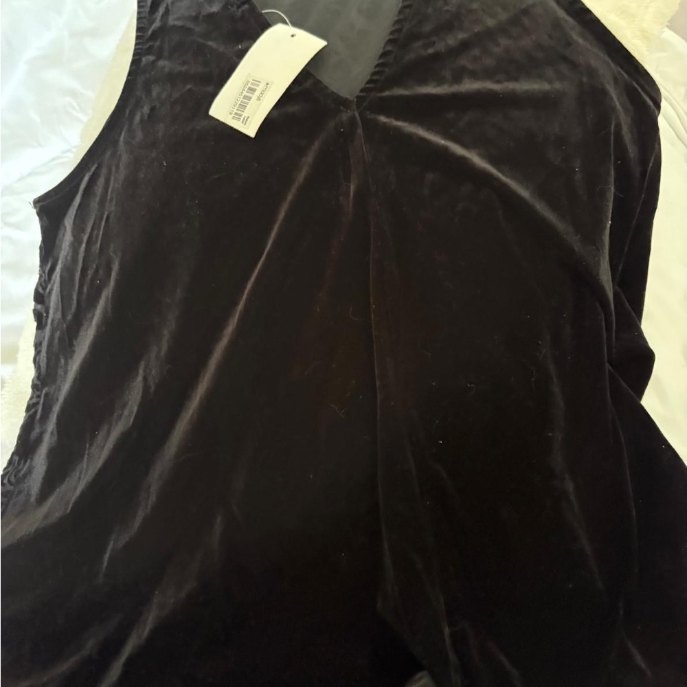 Elegant Black Velvet Sleeveless Top